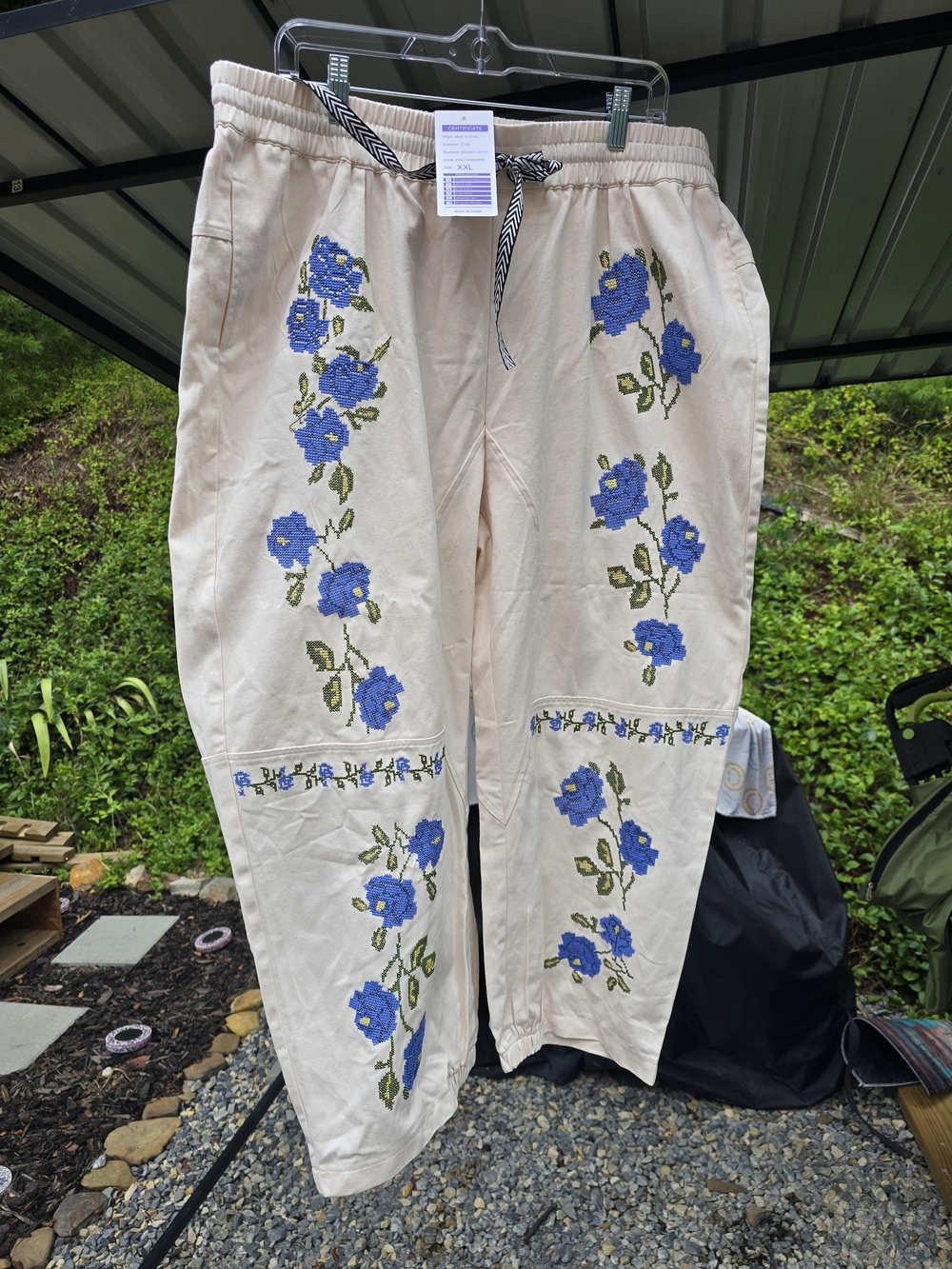 Beige Ankle Cropped Pants with Blue Floral Embroidery XXL